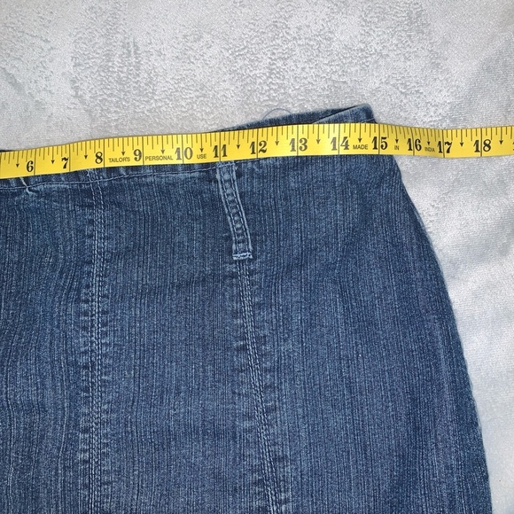 Vintage Denim maxi Skirt with Fringe Detail and crocheted tan trim size 30 boho - Picture 3 of 6